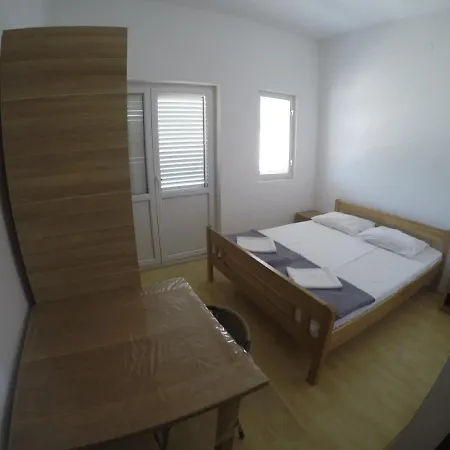 With Wifi Biograd Na Moru, Biograd - 13281 Guest house