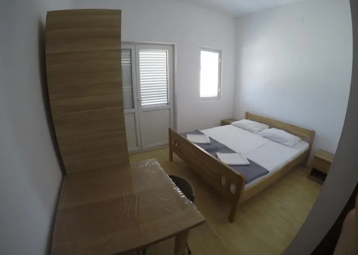 With Wifi Biograd Na Moru, Biograd - 13281 Guest house