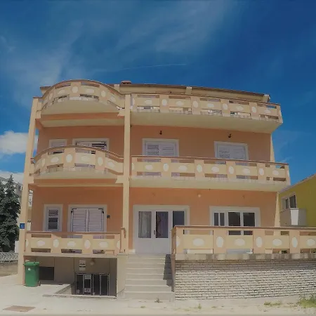 בית הארחה With Wifi Biograd Na Moru, Biograd - 13281